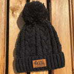 Bommlmützn #SCHEENS MADL Bayerische Bommelmütze für Damen | Strickmütze mit Winter-Bommel