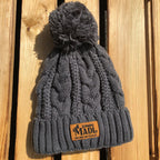 Bommlmützn #SCHEENS MADL Bayerische Bommelmütze für Damen | Strickmütze mit Winter-Bommel