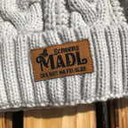 Bommlmützn #SCHEENS MADL Bayerische Bommelmütze für Damen | Strickmütze mit Winter-Bommel