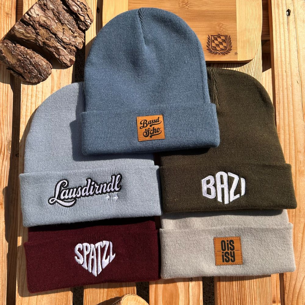 Mützn #BASSDSCHO Bayern Beanie mit Lederlabel für Damen & Herren | Bayerische Strickmütze