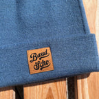 Mützn #BASSDSCHO Bayern Beanie mit Lederlabel für Damen & Herren | Bayerische Strickmütze