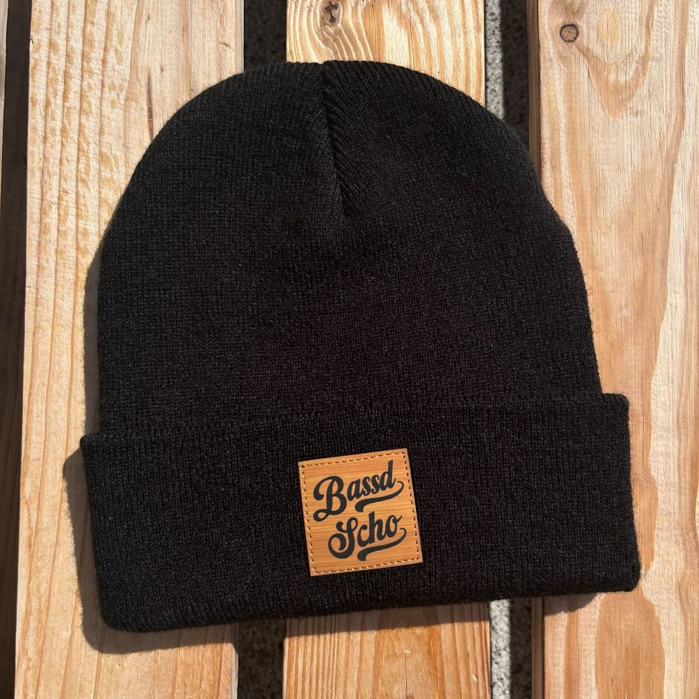 Mützn #BASSDSCHO Bayern Beanie mit Lederlabel für Damen & Herren | Bayerische Strickmütze