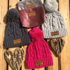 Bommlmützn #LAUSDIRNDL Bayerische Bommelmütze für Damen | Strickmütze mit Winter-Bommel