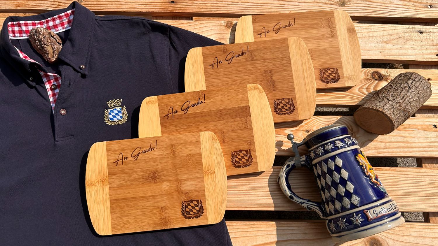 Bayerisches Brotzeitbrett mit Wappen von BavaRosi Fashion Bayerisches Frühstücksbrett aus Holz mit Gravur Bayerische Geschenke und typisch bayerische Mitbringsel