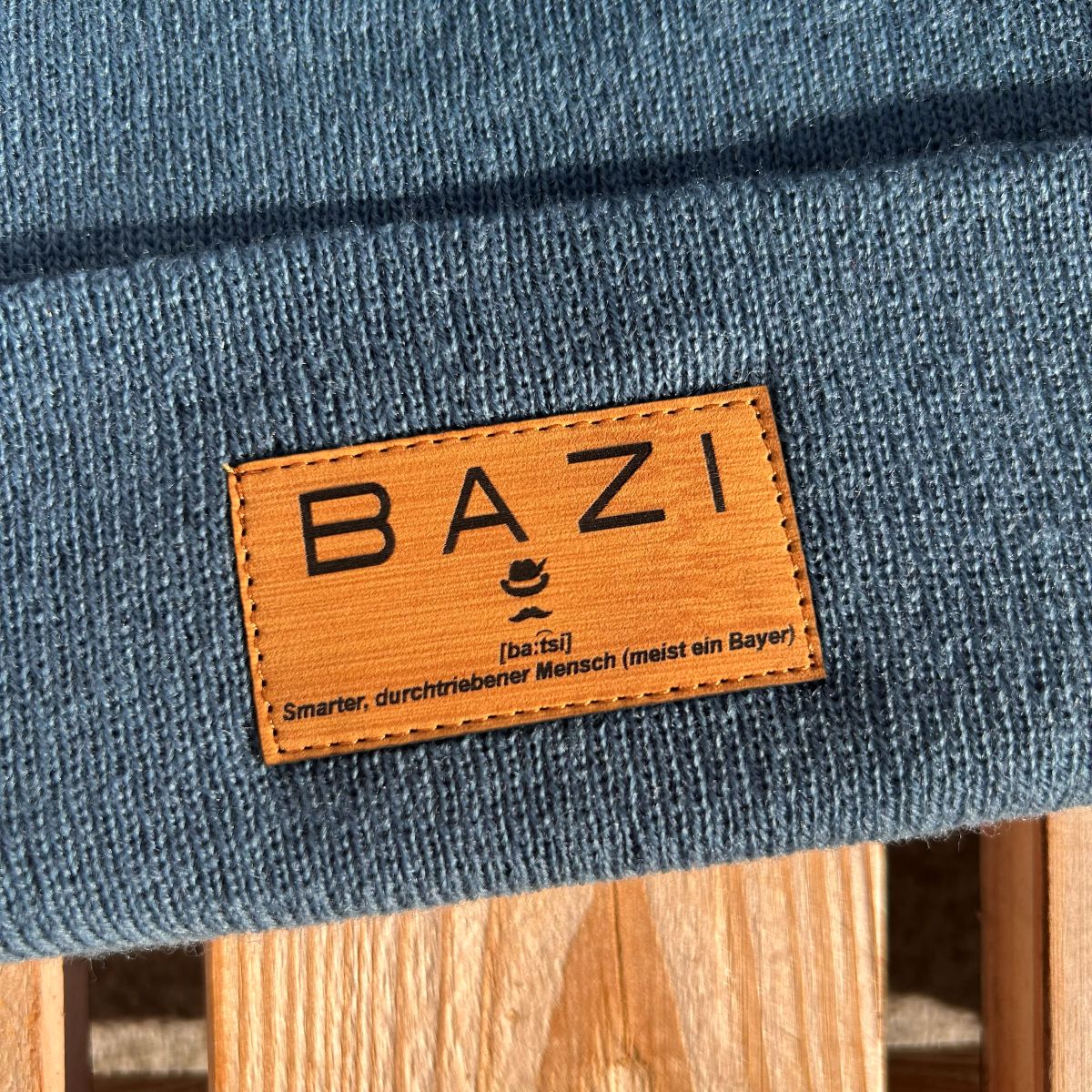 Mützn #BAZI Bayern Beanie mit Lederlabel für Herren | Bayerische Strickmütze