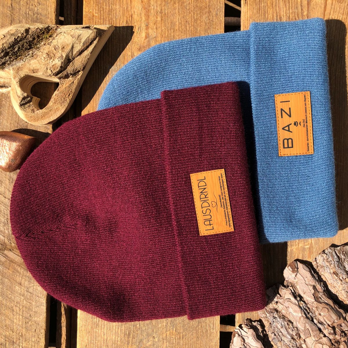 Mützn #LAUSDIRNDL Bayern Beanie mit Lederlabel für Damen | Bayerische Strickmütze
