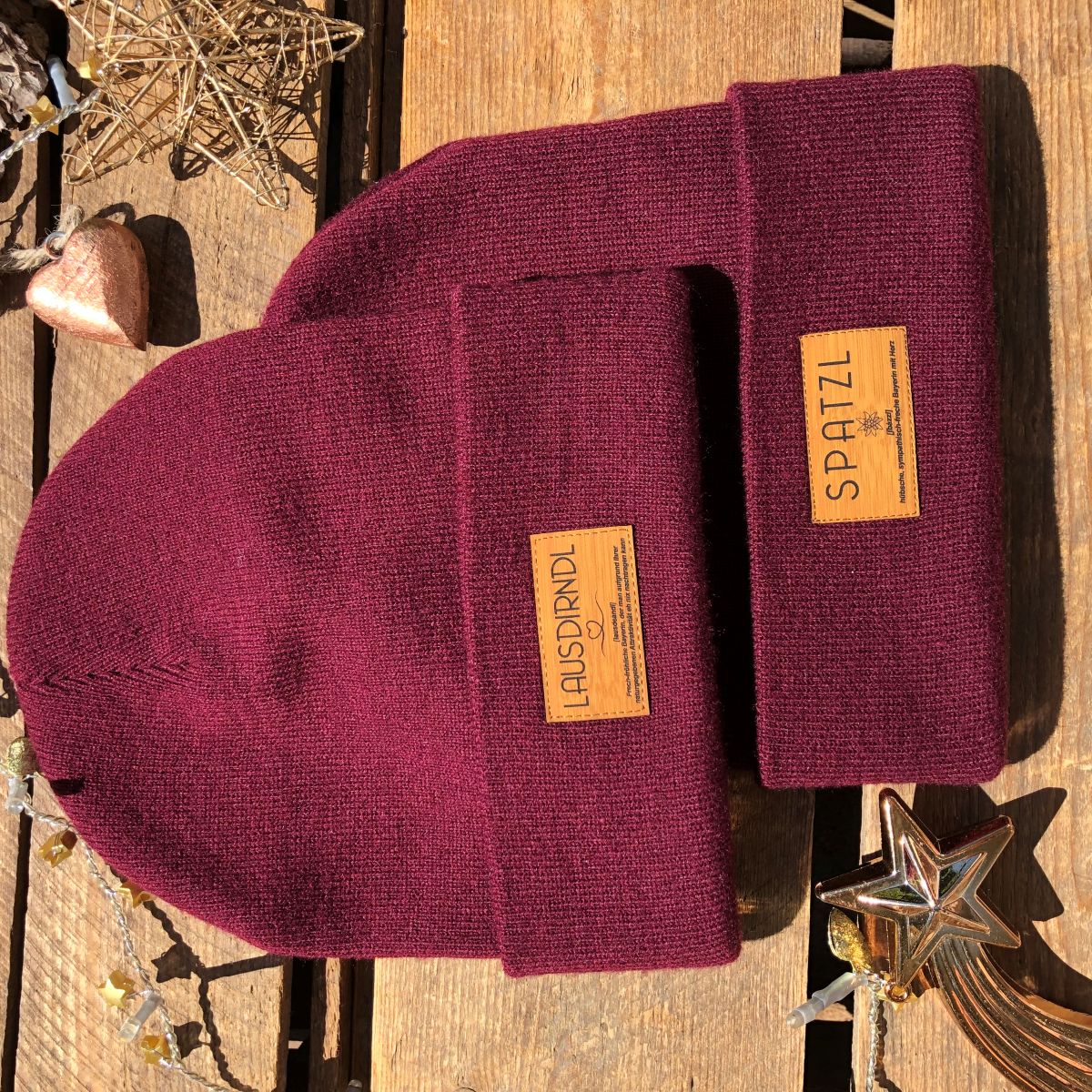 Mützn #LAUSDIRNDL Bayern Beanie mit Lederlabel für Damen | Bayerische Strickmütze