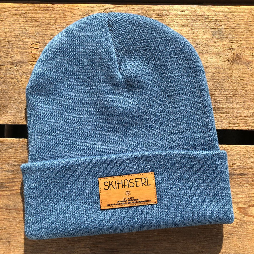 Mützn #SKIHASERL Bayern Beanie mit Lederlabel für Damen | Bayerische Strickmütze