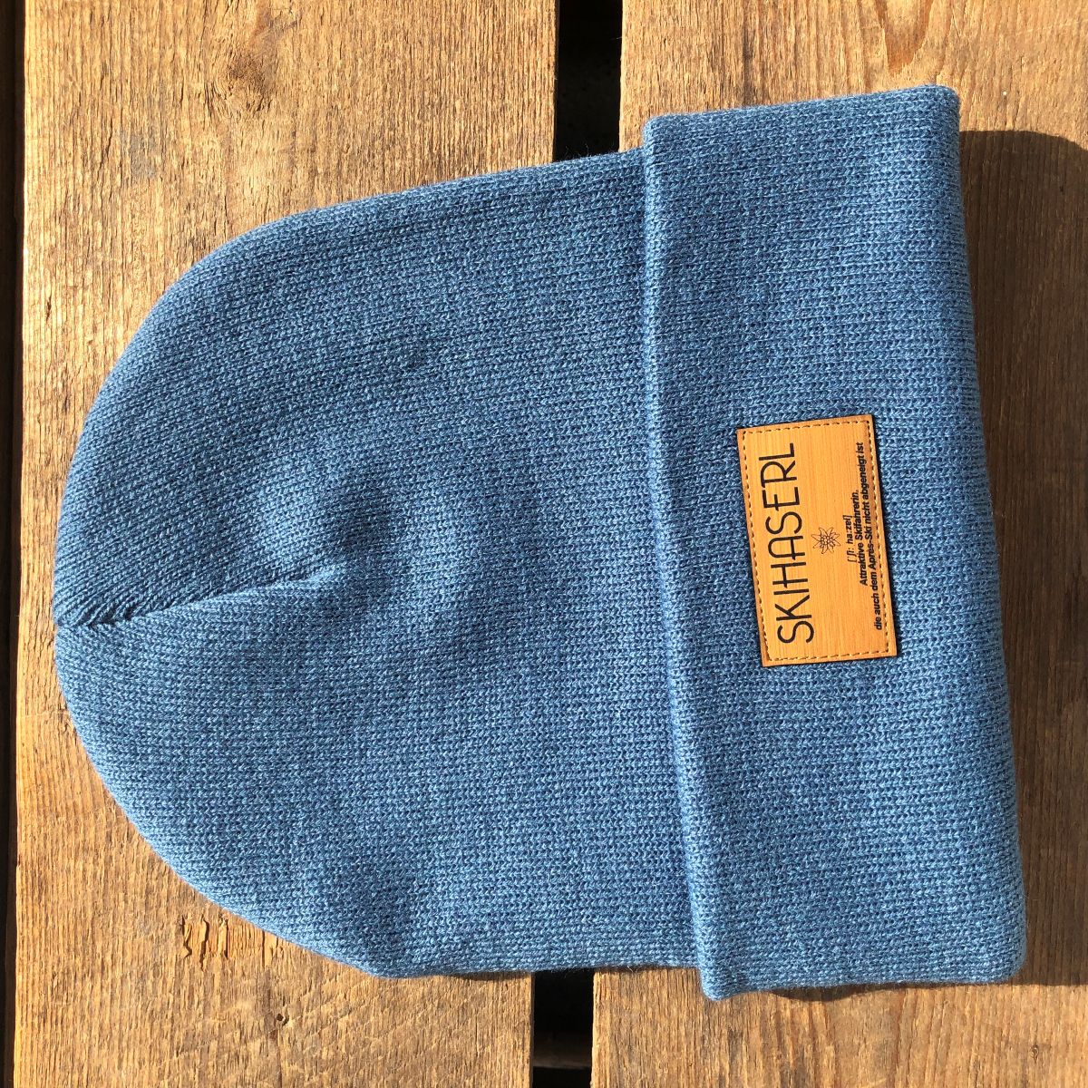 Mützn #SKIHASERL Bayern Beanie mit Lederlabel für Damen | Bayerische Strickmütze