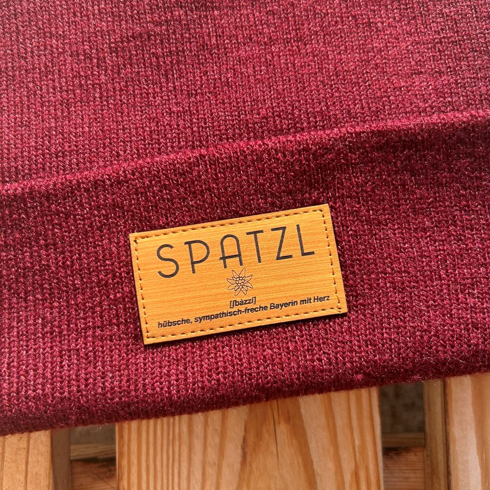 Mützn #SPATZL Bayern Beanie mit Lederlabel für Damen | Bayerische Strickmütze