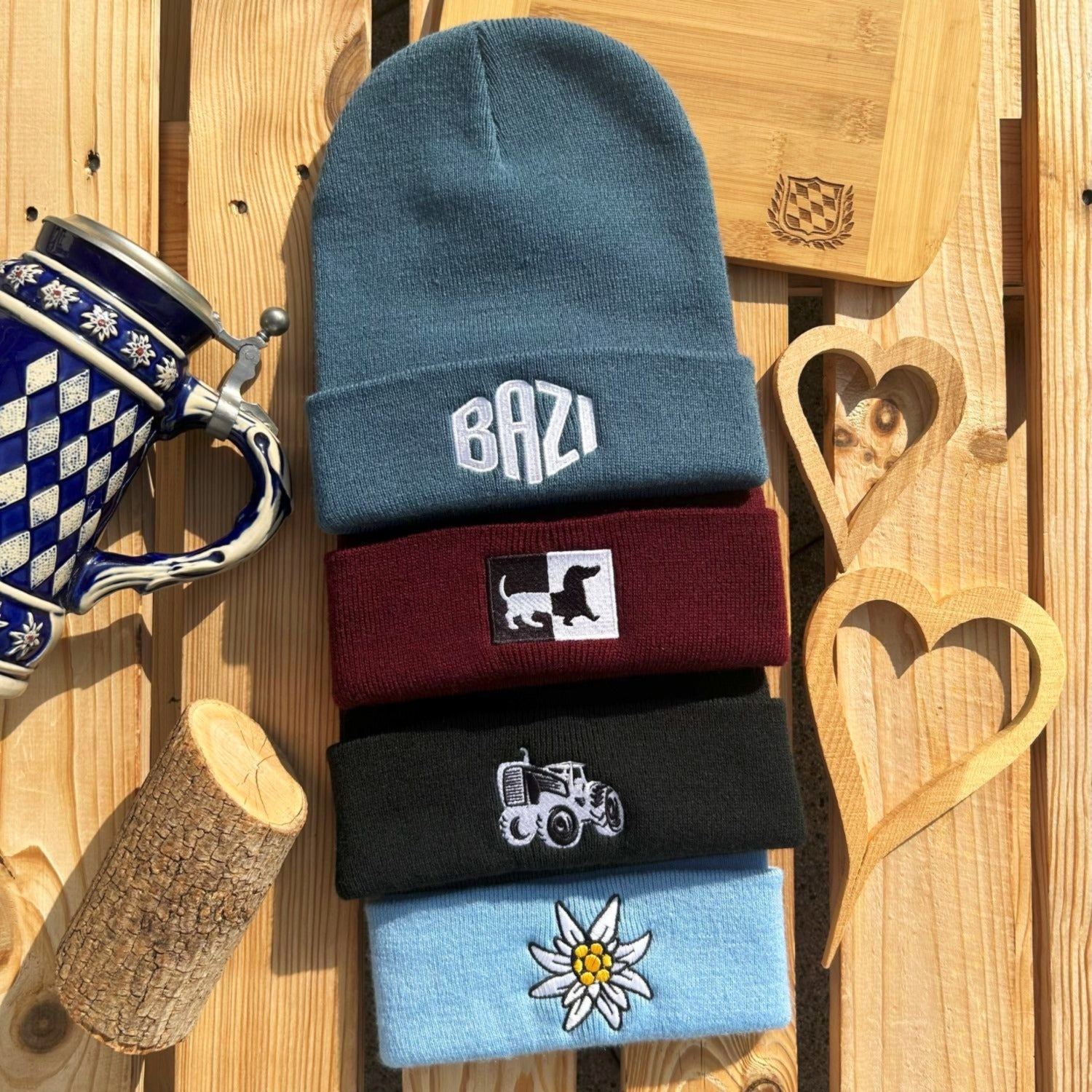 Bayerische Mützen Bayerische Wintermütze oder Strickmütze für Herren und Damen von Bavarosi Fashion Bayerische Beanies Bayerische Geschenke und typisch bayerische Mitbringsel