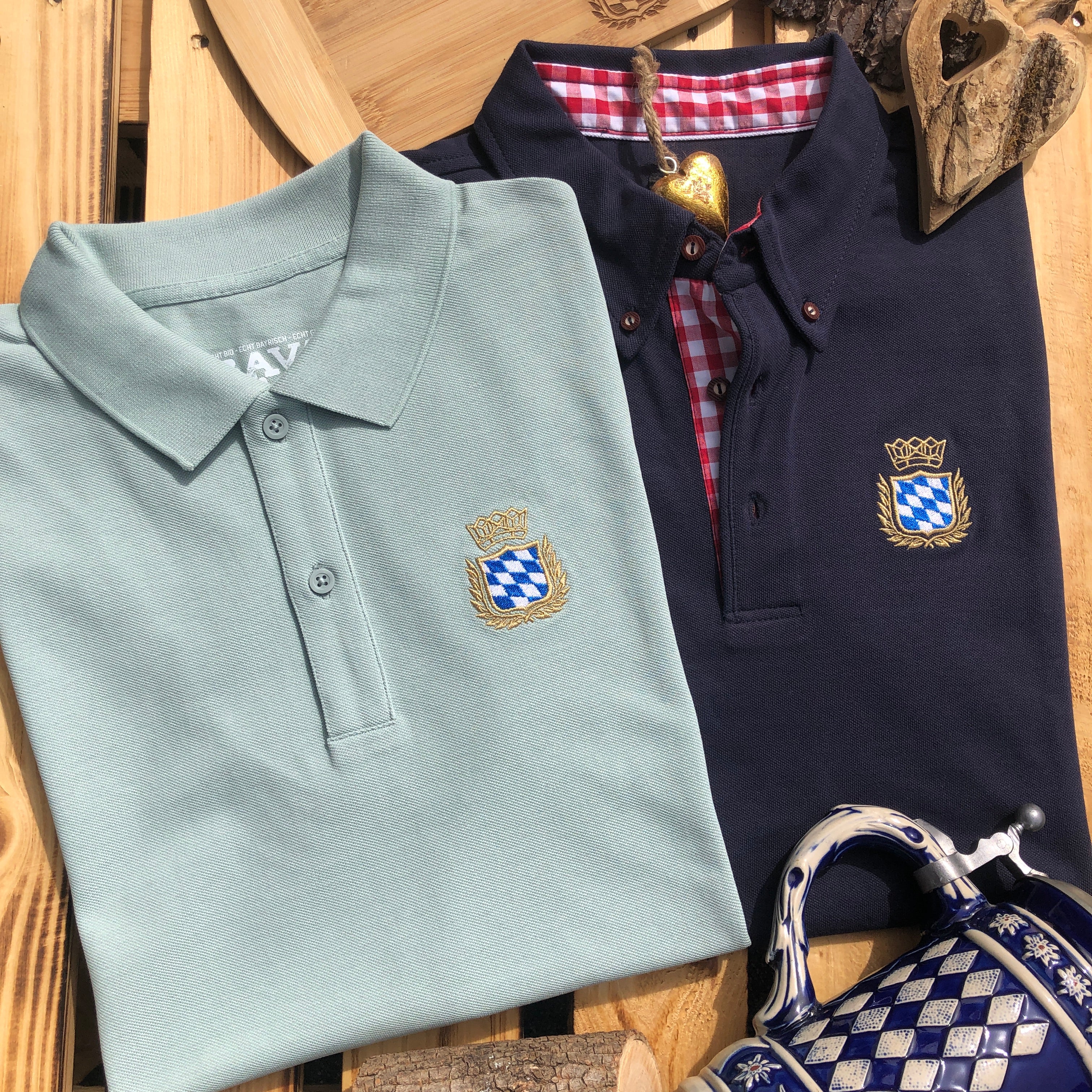 Bayerische Poloshirts und Trachtenpolos von BavaRosi Fashion mit Bayern Wappen Raute weiss blau bestickt Ideal für Volksfest Okstoberfest zur Lederhose Trachtenshirts von BavaRosi