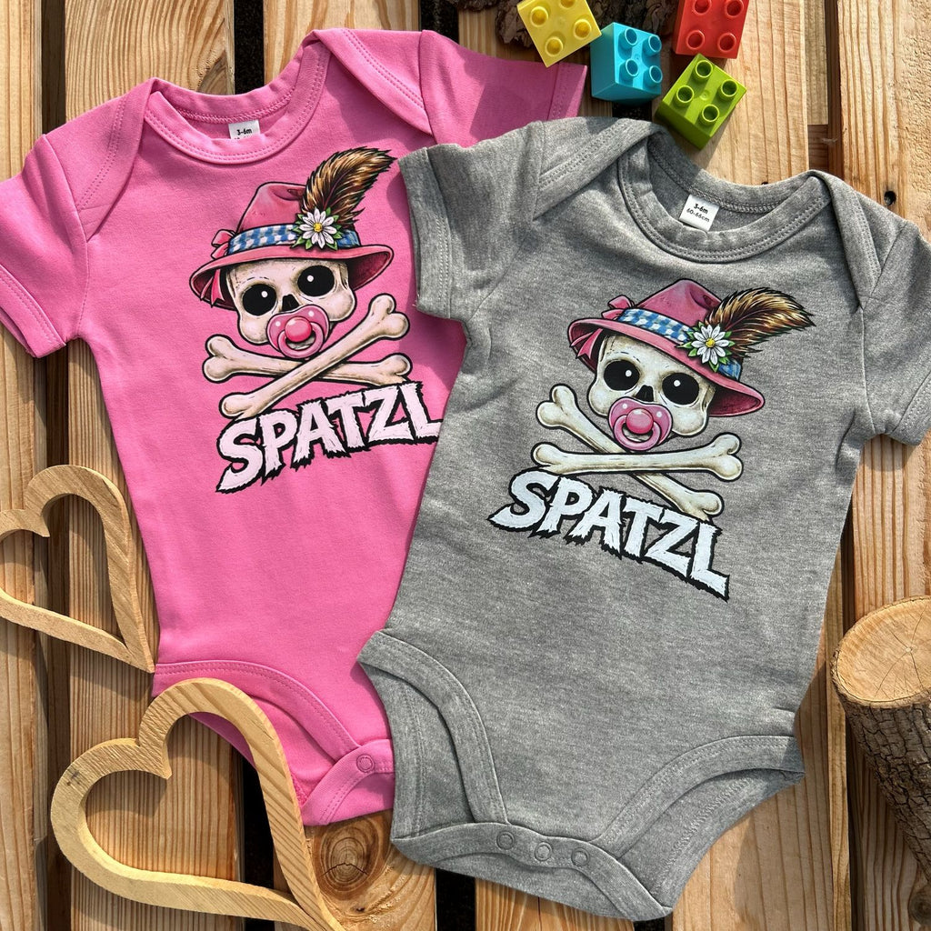 #SPATZL Skull Bayerischer Baby Body | Süße Babysachen für Mädchen als Geschenk zur Geburt