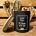 Bayerische Duftkerze Feia und Flamme Lustige Spruchkerze im bayerischen Dialekt Shop BavaRosi Fashion