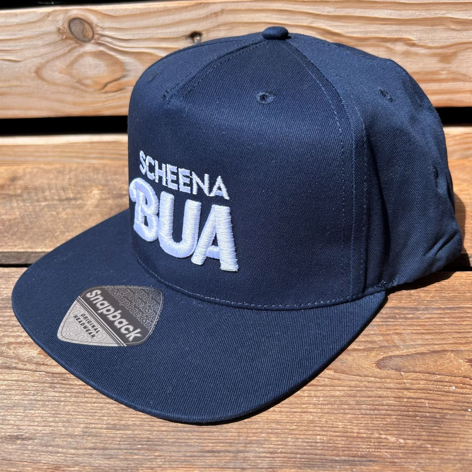 Bayerische Caps Scheena Bua Cap Snapback Bayerische Geschenke und Mitbringsel BavaROsi Fashion Strawanza Bavarian Caps München Regensburg Ingolstadt Pfaffenhofen Geisenfeld Vohburg Straubing Mode