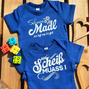 Bayerischer Baby Body An Scheiß muass I von BavaRosi Fashion Bayerische Babykleidung München Tegernsee Landshut Füssen Augsburg Dachau Karlsfeld Ammersee Rosenheim Ingolstadt