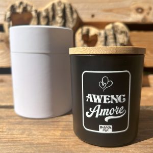 Bayerische Aweng Amore Kerze für Liebe und Romantik Geburtstagsgeschenk Kerze mit Spruch von BavaRosi Fashion München Augsburg Ingolstadt Dachau Pfaffenhofen Geisenfeld Vohburg Tegernsee Chiemsee Geschenke und Kerzen