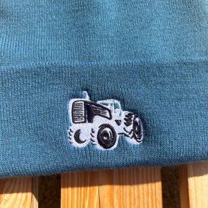 Traktor Mütze oder Bulldog Mütze von BavaRosi Fashion für alle Traktorbesitzer Traktorfans Traktorvereine und natürlich Bauern und Landwirte die einen Traktor besitzen Traktor Beanies