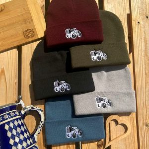 Traktor Mütze oder Bulldog Mütze von BavaRosi Fashion für alle Traktorbesitzer Traktorfans Traktorvereine und natürlich Bauern und Landwirte die einen Traktor besitzen Traktor Beanies