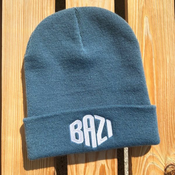Bayerische Bazi Mütze bestickt auf der Frontseite von BavaRosi Fashion Bayerische Bazi Mütze München Ingolstadt Regensburg Wintermütze Beanie Bavarian Caps Strawanza Mützen Shop