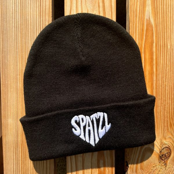 Bayerische Spatzl Mütze von BavaRosi Fashion Bayerische Mützen Beanies und Stirnbänder BAyerische Geschenke und bayerische Weihnachtsgeschenke Regensburg München Passau Pfaffenhofen Ingolstadt Geisenfeld Schrobenhausen Wolnzach Vohburg Rosenheim Landshut Mode Shop