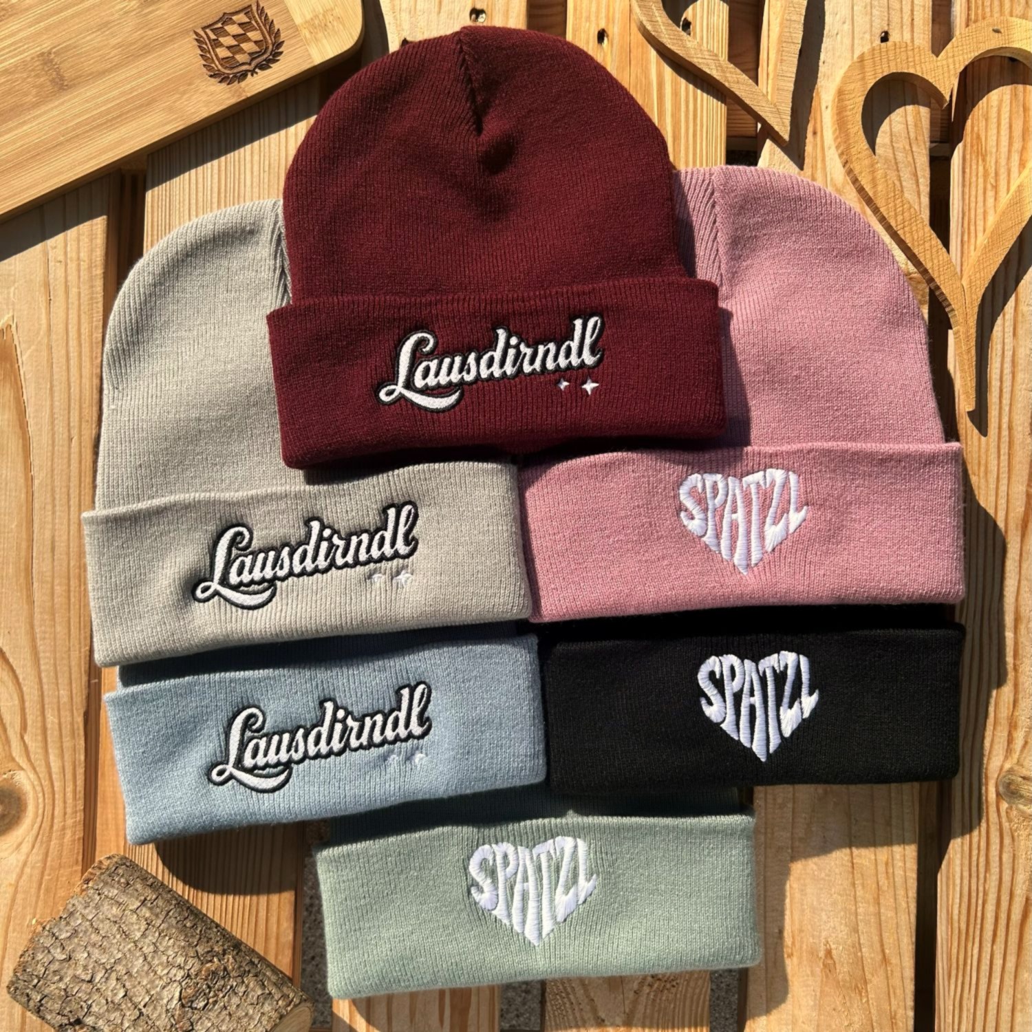 Bayerische Lausdirndl Mütze von BavaRosi Fashion Bayerische Mützen Beanies und Stirnbänder BAyerische Geschenke und bayerische Weihnachtsgeschenke Regensburg München Passau Pfaffenhofen Ingolstadt Geisenfeld Schrobenhausen Wolnzach Vohburg Rosenheim Landshut Mode Shop Bayerische Lausdirndl Mütze von BavaRosi Fashion Bayerische Mützen Beanies und Stirnbänder BAyerische Geschenke und bayerische Weihnachtsgeschenke Regensburg München Passau Pfaffenhofen Ingolstadt Geisenfeld Schrobenhausen Wolnzach Vohburg Rosenheim Landshut Mode Shop
