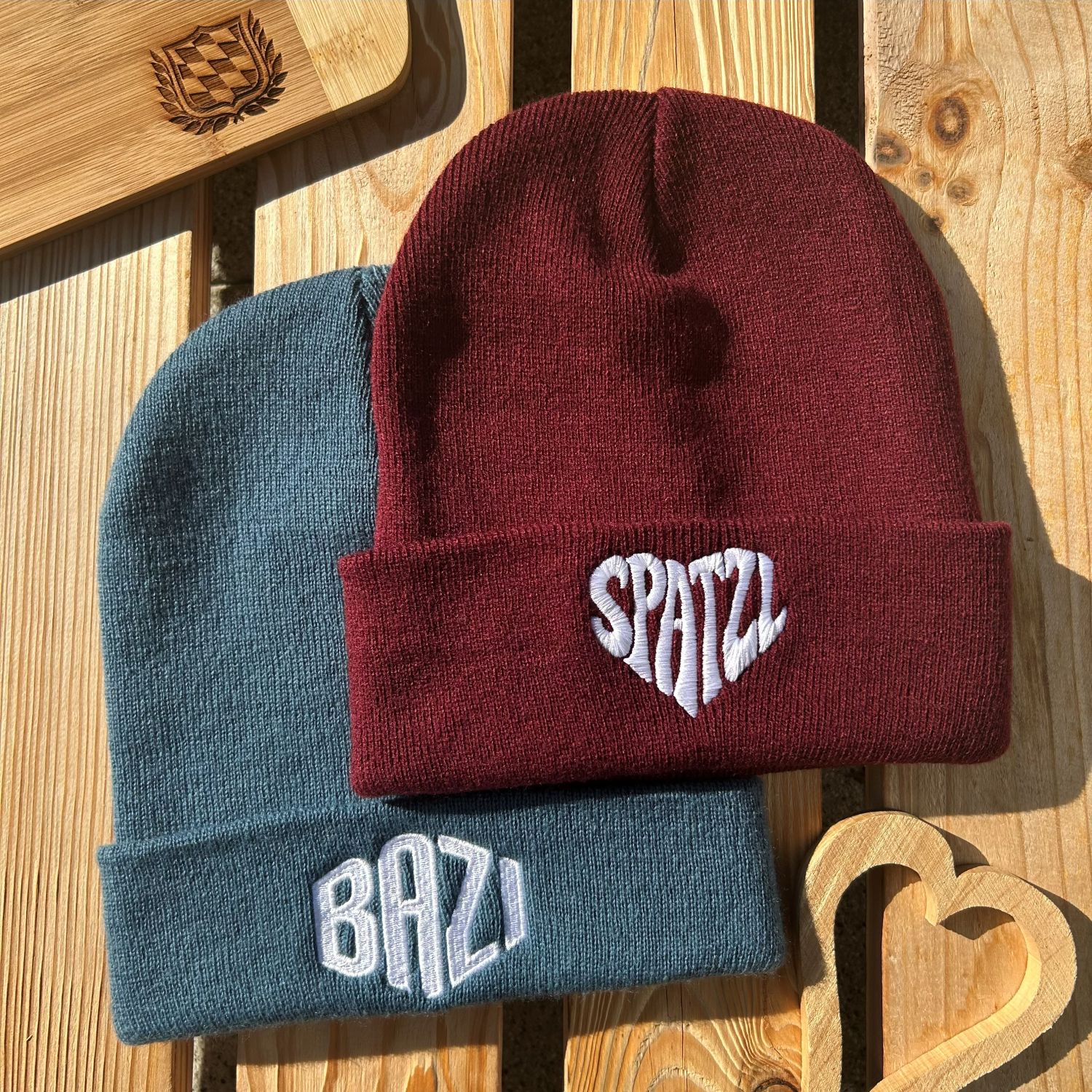 Bayerische Spatzl Mütze von BavaRosi Fashion Bayerische Mützen Beanies und Stirnbänder BAyerische Geschenke und bayerische Weihnachtsgeschenke Regensburg München Passau Pfaffenhofen Ingolstadt Geisenfeld Schrobenhausen Wolnzach Vohburg Rosenheim Landshut Mode Shop Bayerische Spatzl Mütze von BavaRosi Fashion Bayerische Mützen Beanies und Stirnbänder BAyerische Geschenke und bayerische Weihnachtsgeschenke Regensburg München Passau Pfaffenhofen Ingolstadt Geisenfeld Schrobenhausen Wolnzach Vohburg Rosenheim Landshut Mode Shop